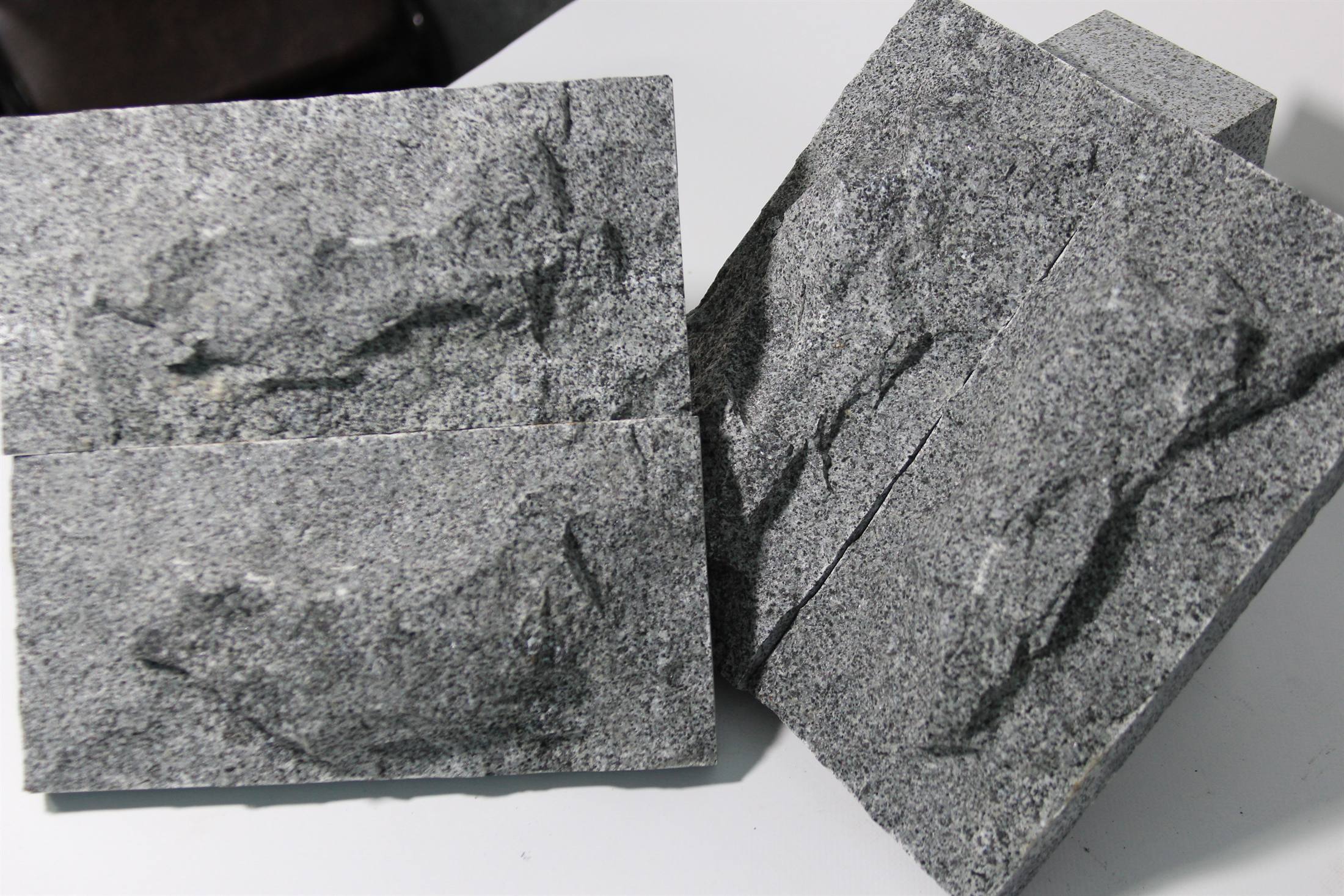 გრანიტის ფილა